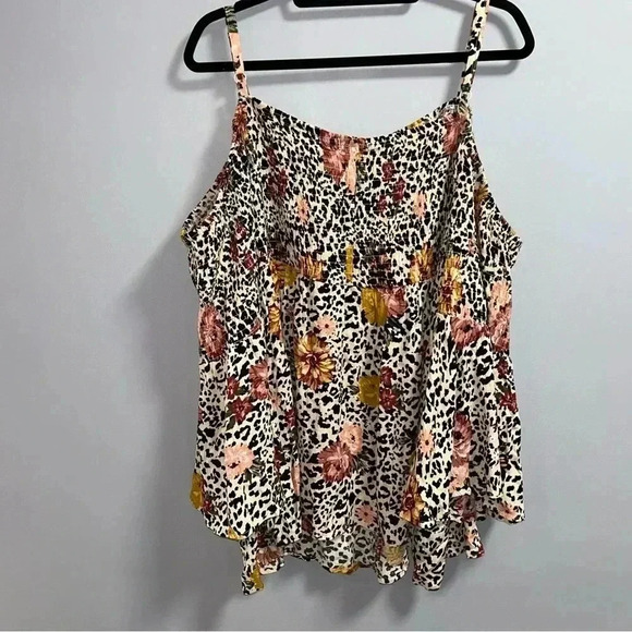 Torrid - Babydoll  Crinkle Gauze Smocked Cold Shoulder Top - Picture 5 of 11